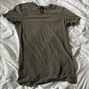 Brown skim’s t shirt